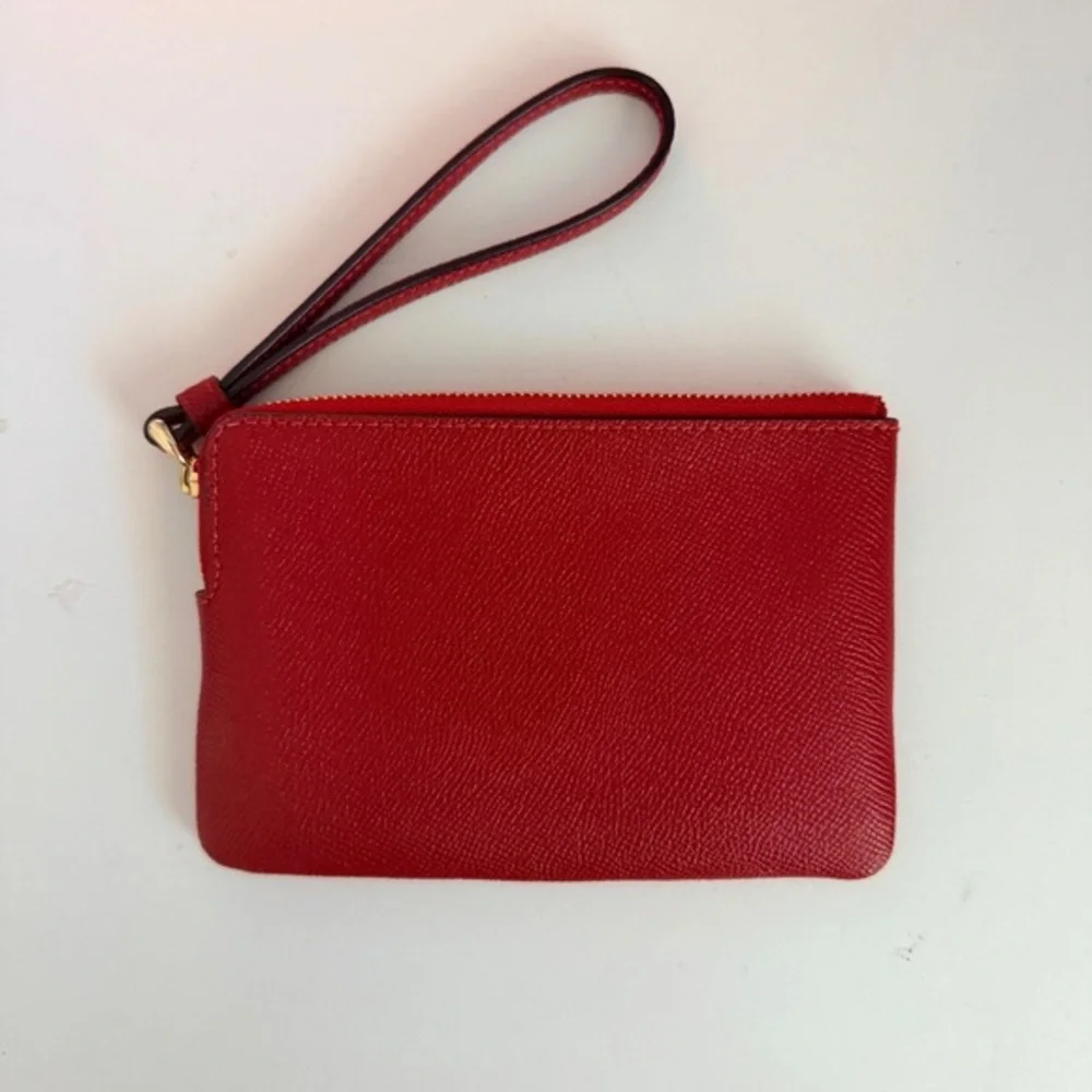 Coach chic scarlet